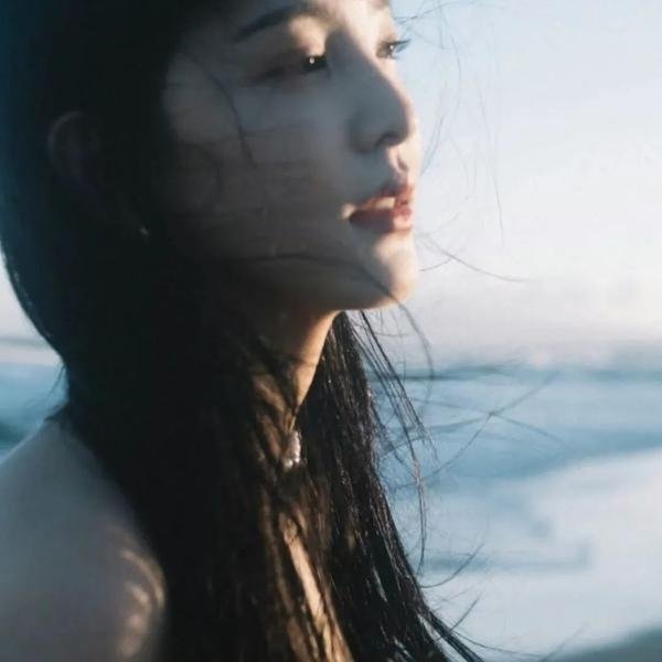 俏皮女学生